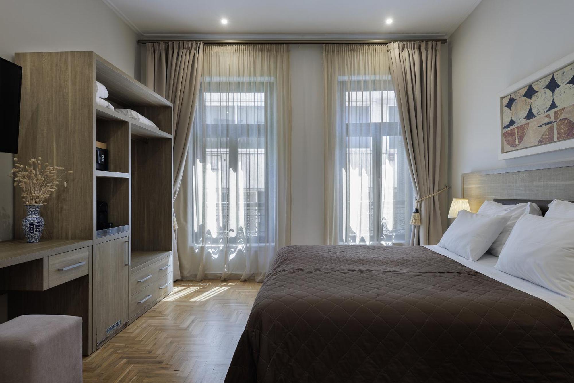 Manor 3*